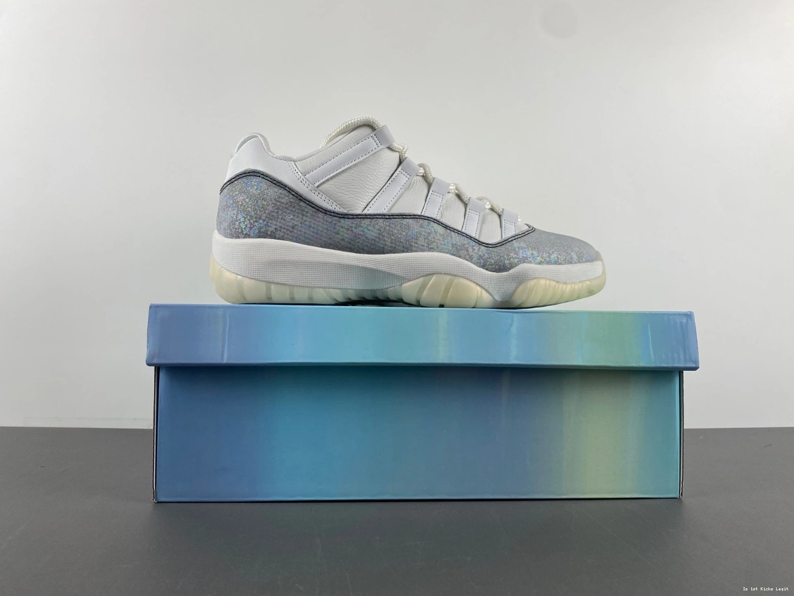 Year Low Snake Jordan CNY of the 11 HQ7000-001 Air 1110